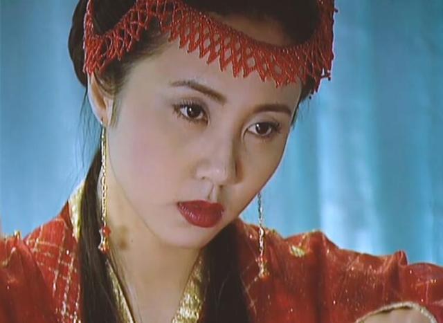 回顾惊艳童年的古装造型：香妃的毛球林诗音的扇子飞飞的绿叶(图10)