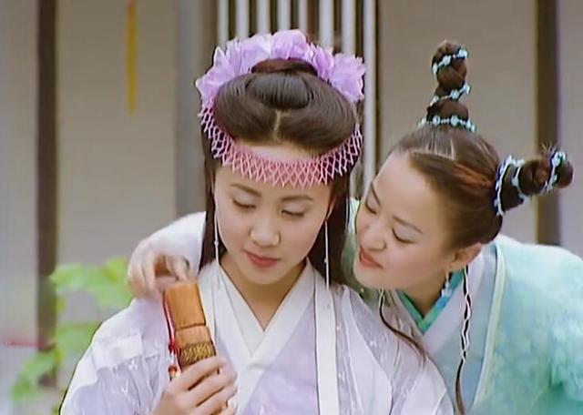 回顾惊艳童年的古装造型：香妃的毛球林诗音的扇子飞飞的绿叶(图11)