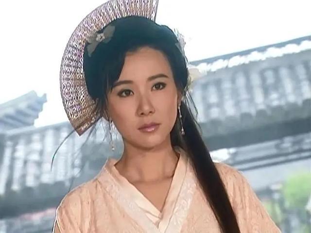 回顾惊艳童年的古装造型：香妃的毛球林诗音的扇子飞飞的绿叶(图4)