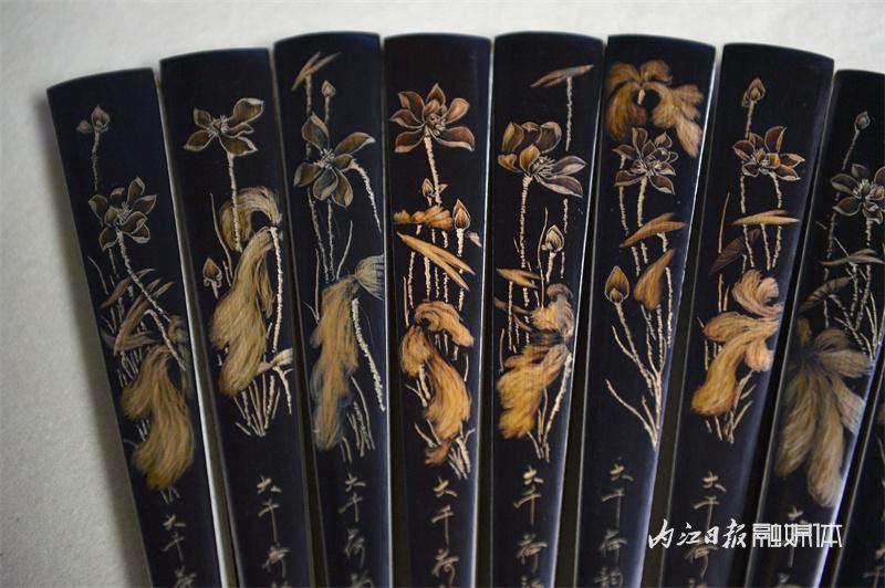 “凉风”习习！内江七旬老人折扇上的“大千荷韵”(图4)