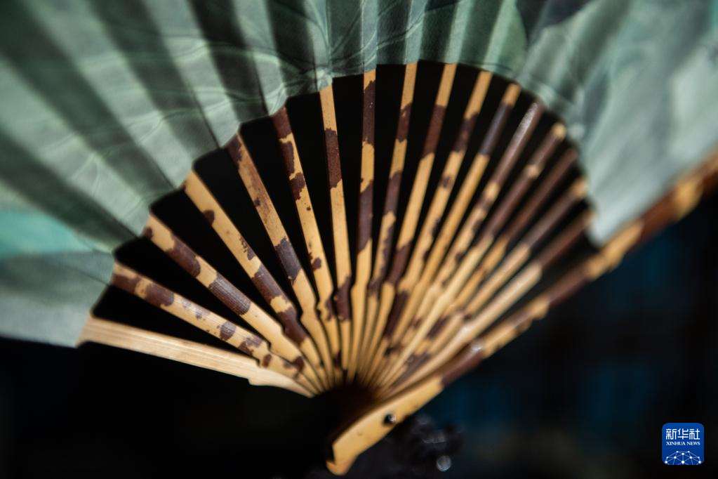 湖南岳州扇：匠心灵韵制扇至美(图15)
