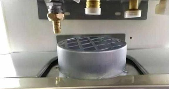 【二手房车】22年9月大通原厂探索家T90房车(图4)