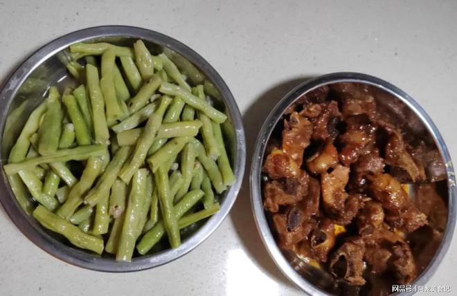 广东女子晒母子俩的晚餐一天花不到20元网友：苦谁不能苦自己(图3)