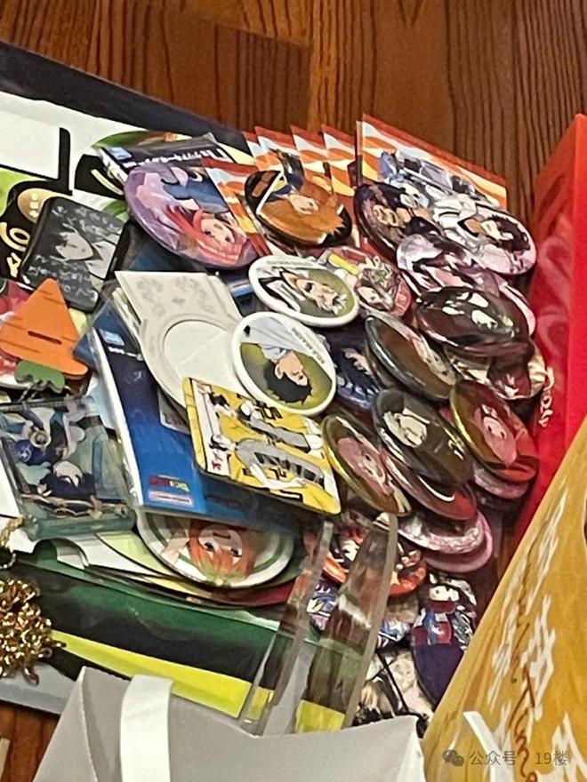 一张小卡片售价一万多！杭州初中生一天花出去四位数网友：这不就是小时候的……(图6)