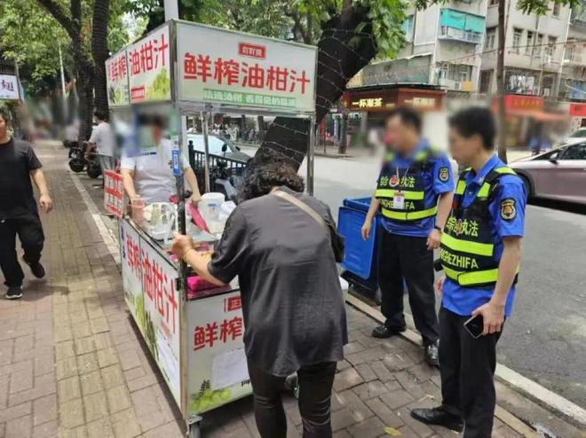 【整改】澄海某小区部分商铺私自破墙开窗的情况