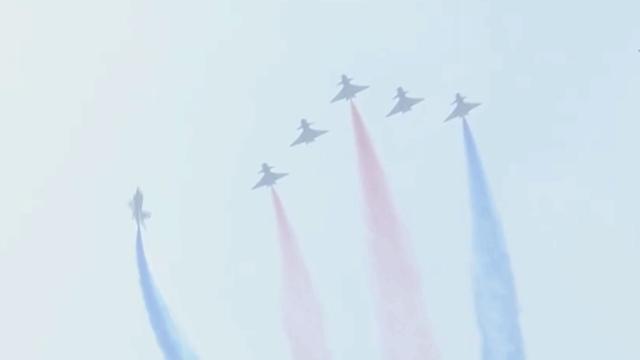 歼-35A、虎鲸号、月背月壤……这些“首次亮相”霸气值拉满！(图3)