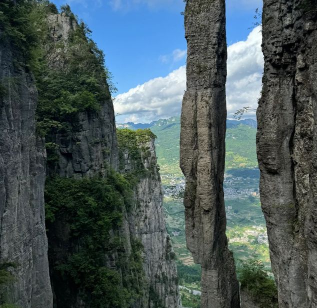 和朋友跟团去恩施旅游四天花多少钱？2024年恩施四天三晚旅游报价(图2)