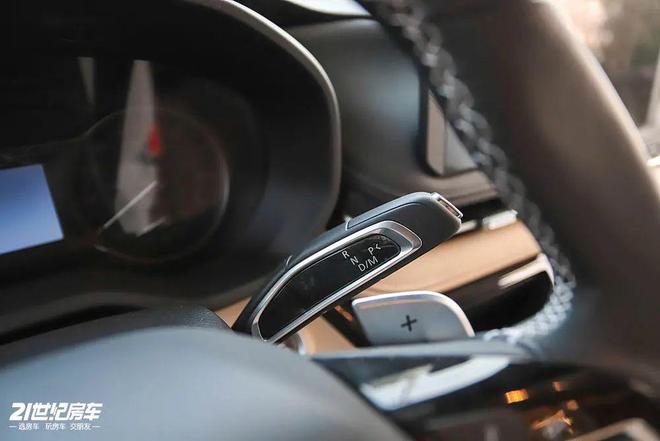 配置再度升级科技与实用的完美融合！实拍上汽大通生活家V100！(图7)