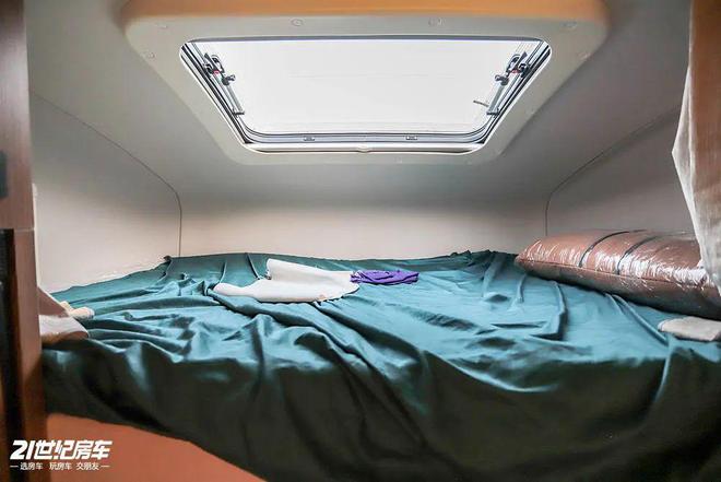 配置再度升级科技与实用的完美融合！实拍上汽大通生活家V100！(图13)