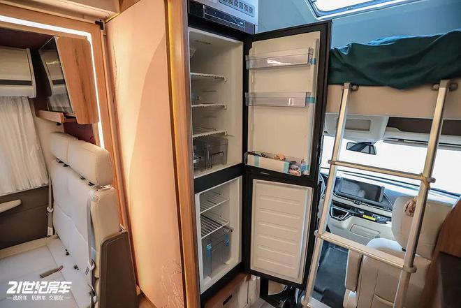 配置再度升级科技与实用的完美融合！实拍上汽大通生活家V100！(图16)