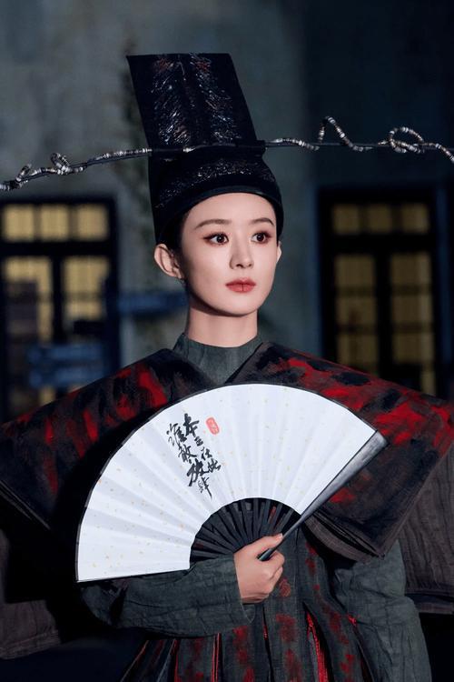 赵丽颖的“薛扇扇”名场面炸圈了！粉丝感慨：她才是内娱天花板！(图4)