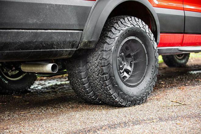 能装下摩托车的B型房车生活配置样样不差加拿大TransMoto20露营车(图3)