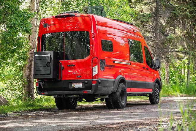 能装下摩托车的B型房车生活配置样样不差加拿大TransMoto20露营车(图4)