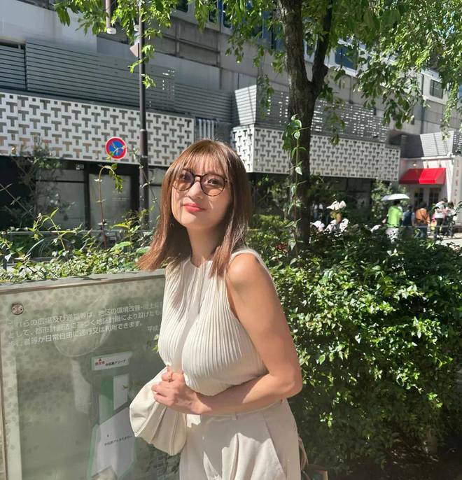 日本极品女神！156cm、52kg微胖天花板完美身材绝对第一(图2)