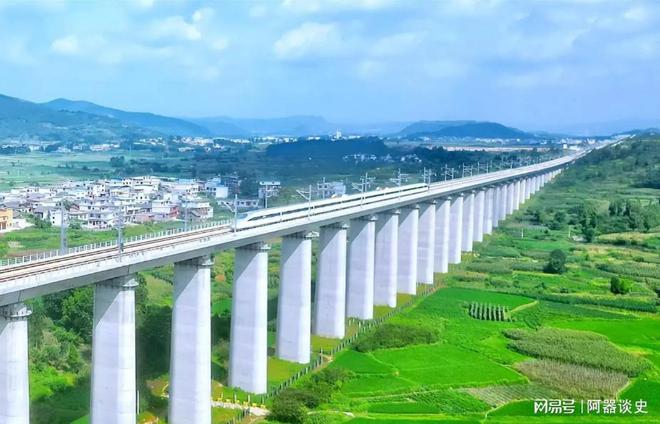 14亿人养不起中国铁路负债高达六万亿中国铁路为何重度亏损？(图8)
