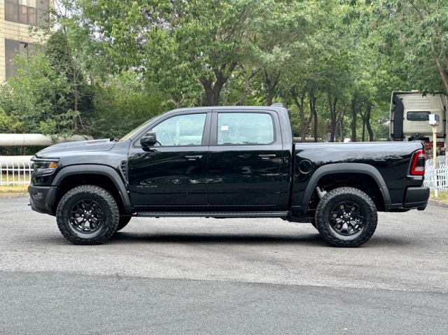 24款道奇霸王龙皮卡天花板顶配只要90多万了(图3)