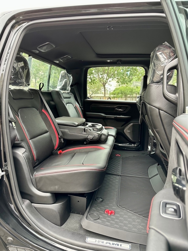 24款道奇霸王龙皮卡天花板顶配只要90多万了(图8)