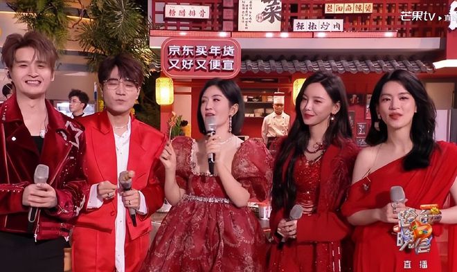 2025跨年晚会：湖南卫视假唱如故江苏卫视真唱难听央视真大气(图14)