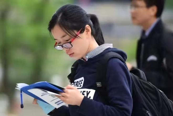 2025年考研国家线预测：大量专业分数线下降学生更容易上岸了！(图3)