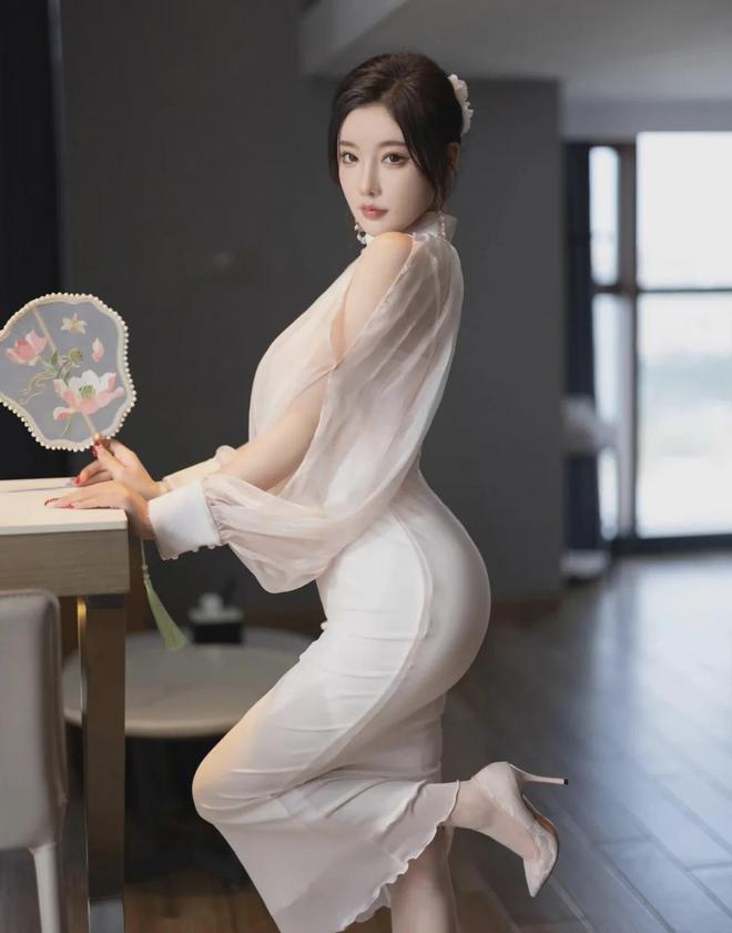旗袍妖姬杨晨晨绝美腰臀比燃爆镜头完美曲线演绎致命诱惑！(图13)
