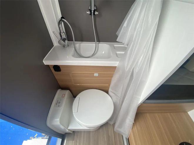 不到10万皮卡变房车可以进城没报废年限适合两人出行可下地库(图9)