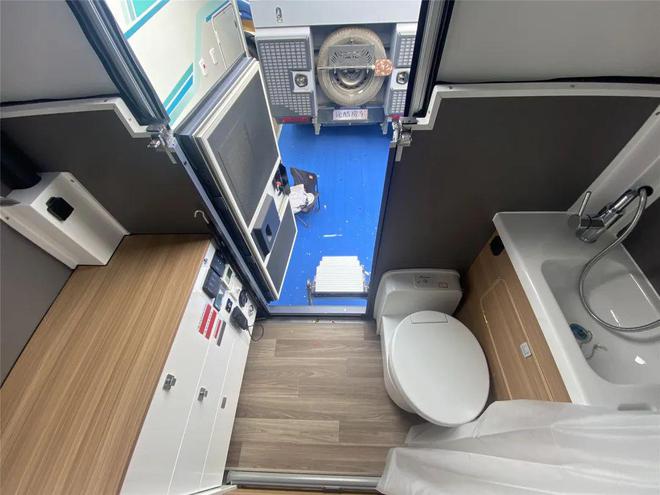 不到10万皮卡变房车可以进城没报废年限适合两人出行可下地库(图8)