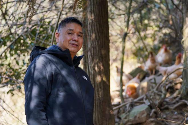 鲜美！富阳男子养的跑山鸡火了杭州人上海人都慕名赶来！(图2)
