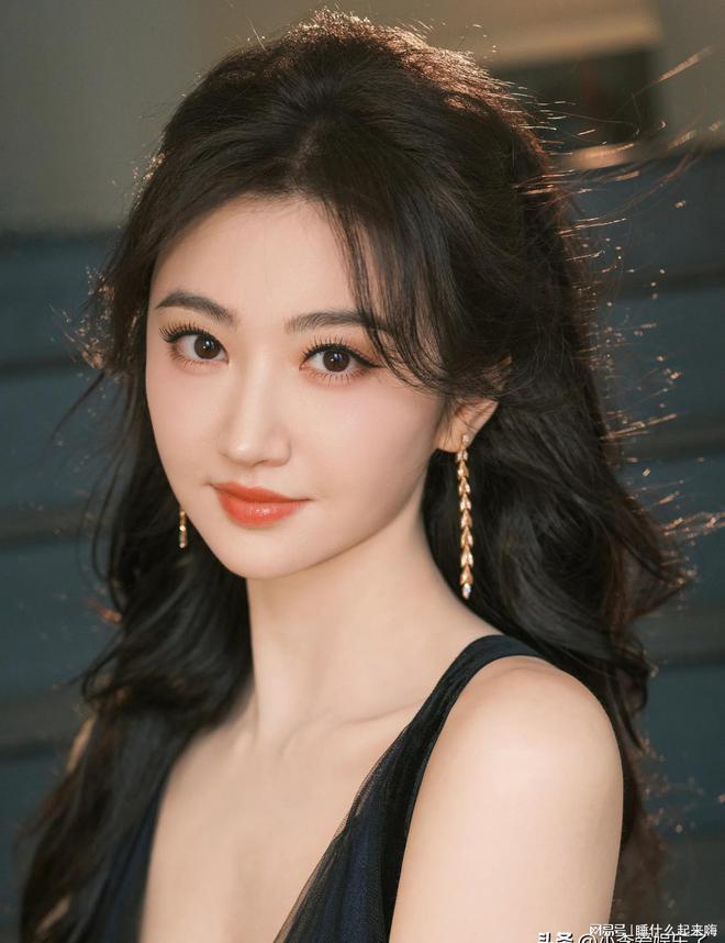 内地最美女演员TOP9娜扎只排第六赵丽颖第五第一颜值天花板(图2)