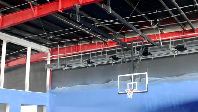 吊顶悬空电动折叠升降篮球架：释放空间潜能(图2)