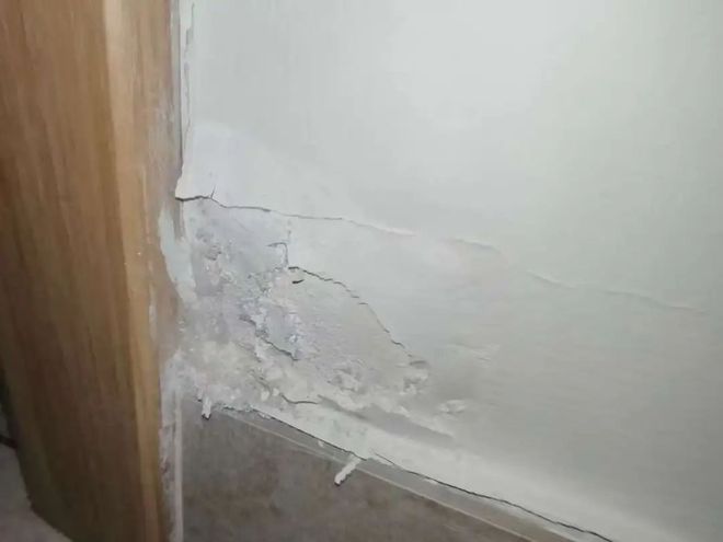 温州知名楼盘业主痛骂：比安置房还差！