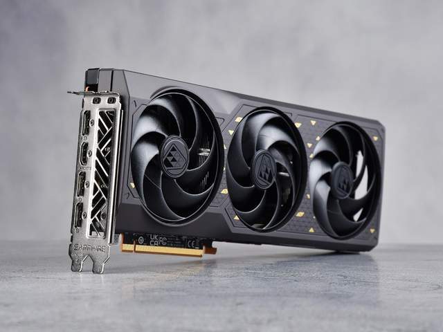 2000元预算力荐蓝宝石RX7650GRE8G黑钻版OC性能散热颜值俱佳(图1)