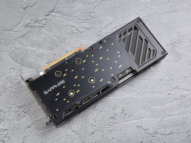 2000元预算力荐蓝宝石RX7650GRE8G黑钻版OC性能散热颜值俱佳(图5)