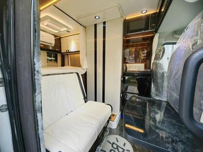 适合上班族玩的房车5月19亮相成都房车展旅行代步一车全搞定(图6)
