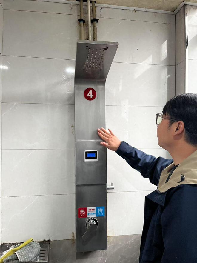 大白U帮以行动诠释校园关怀(图1)