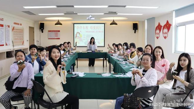 “香伴车程母爱同行”——关爱巾帼司机母亲节暖心活动(图3)