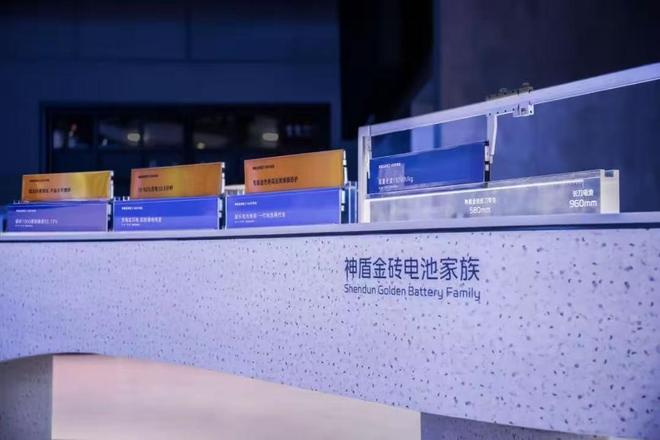 吉利上海车展放大招！银河战舰原型车首秀重新定义安全天花板(图3)