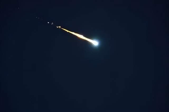 又出现了！北京凌晨发生神秘巨响专家回应：火流星太阳惹的祸