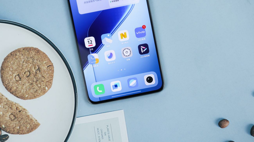 双芯战神重新定义性能旗舰：iQOONeo10Pro+评测(图2)