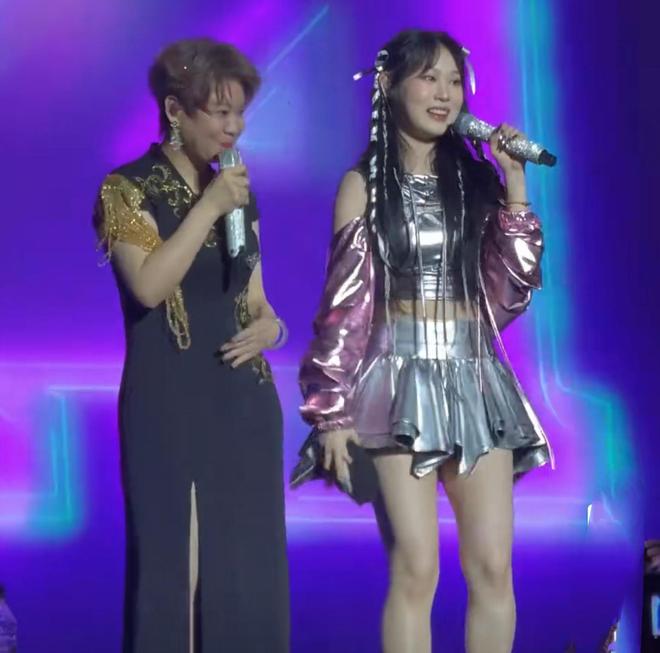 小沈阳演唱会口碑翻车观众喊退票提前离场力捧18岁女儿被吐槽(图6)