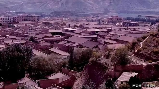 1937雪夜奇遇：地主救下女兵衣襟下的秘密震惊众人(图3)