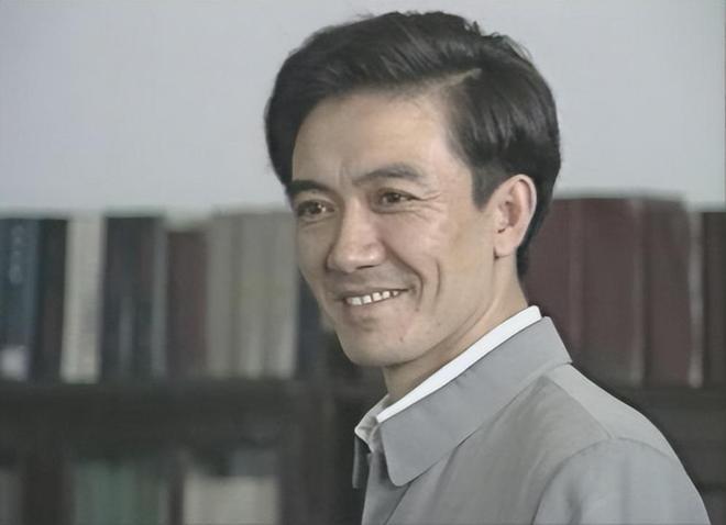 人民日报亲自点名67岁李幼斌再破天花板让整个娱乐圈沉默了(图12)
