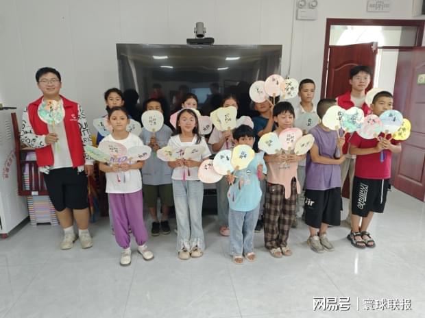 扇底流光承古韵指尖非遗焕新彩(图3)