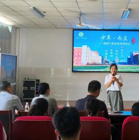 一场跨越十五年的青春对话：洋湖乡勃李中学“少年·而立”理想之约温暖兑现(图1)