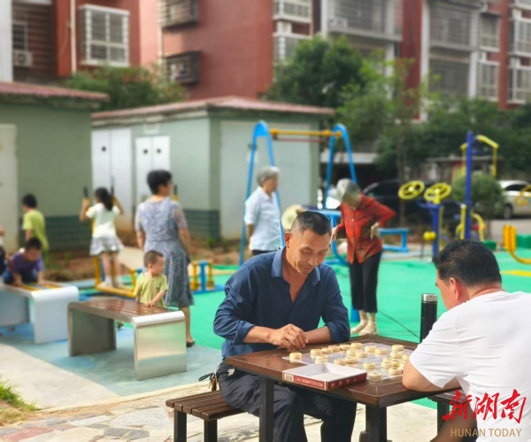 金开街道“红色物业”点亮老旧小区新生之路(图2)