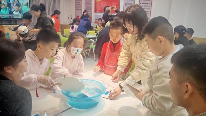 行践致远·培风育新丨执漆扇绘冬韵承非遗暖初冬(图2)