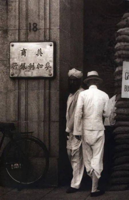 阅建筑·越金融㉝丨外滩18号：“魔都天花板”隐匿最美铜门背后(图4)