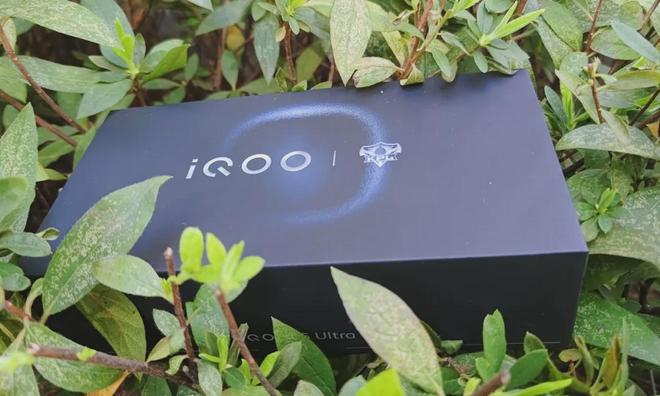 iQOO15Ultra手机评测：更懂游戏的头号玩家(图1)