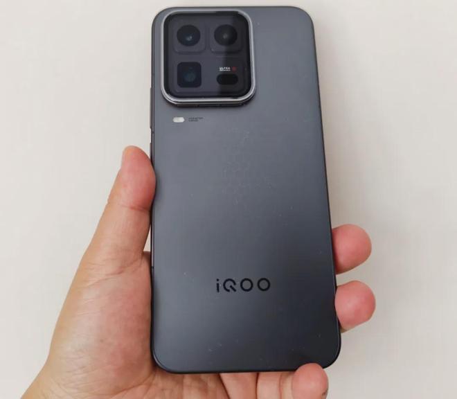 iQOO15Ultra手机评测：更懂游戏的头号玩家(图4)